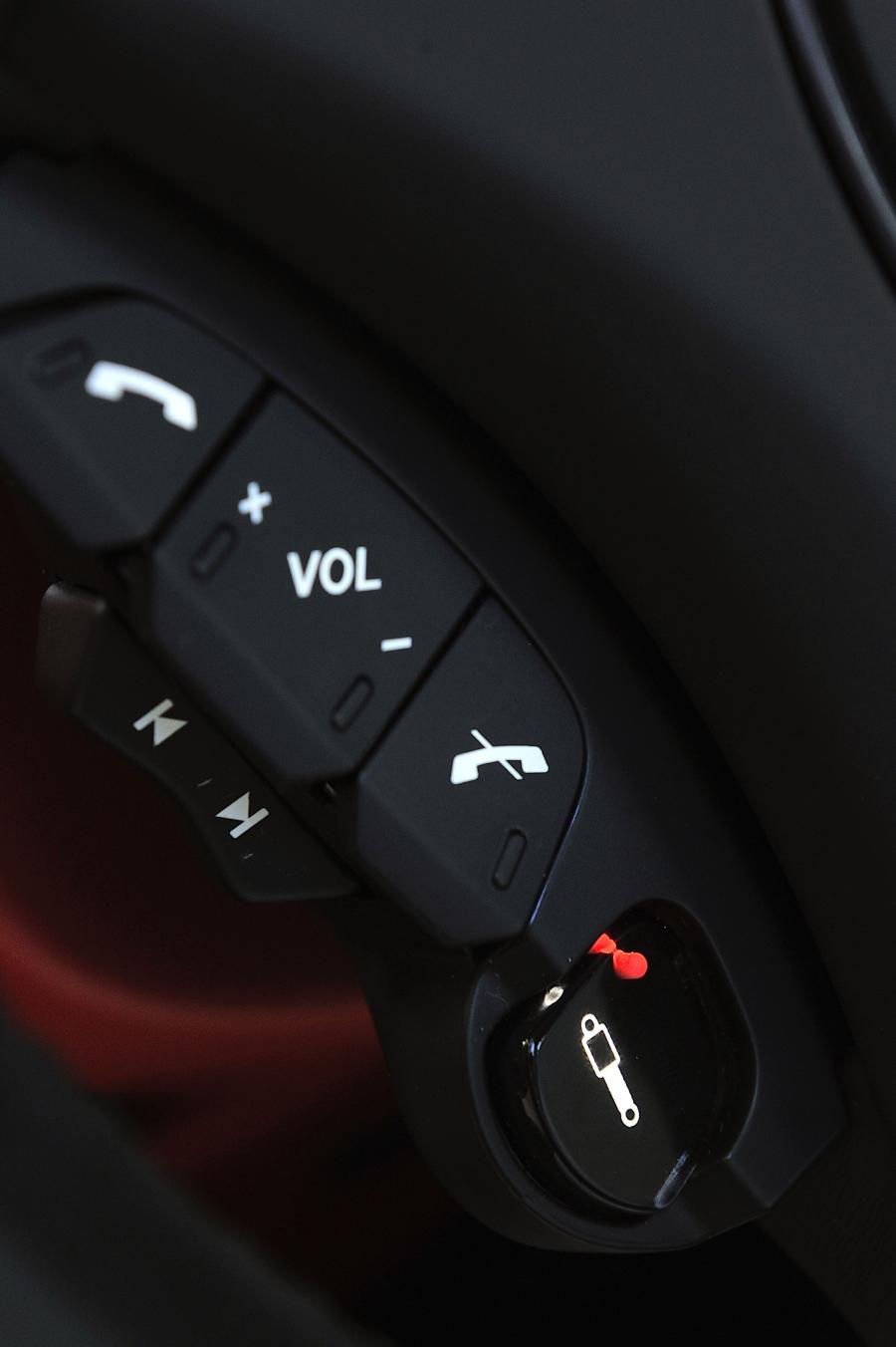 Детали интерьера Aston Martin Vanquish 2012 года  (NA) (фото 12 из 182)